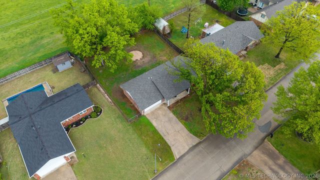 120 W 9th Street S, Claremore, OK 74017