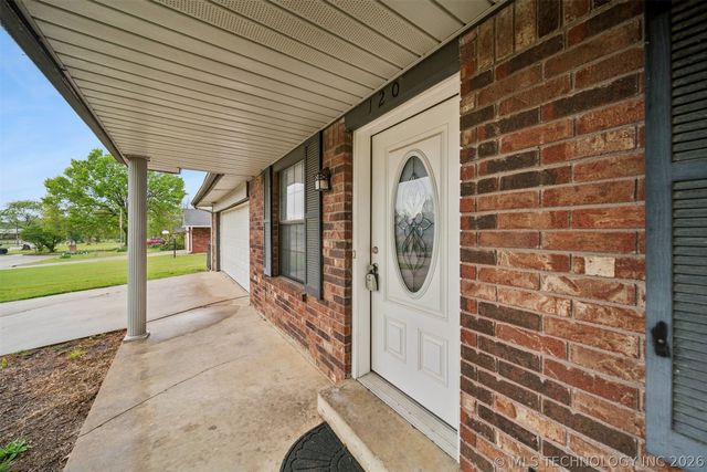 120 W 9th Street S, Claremore, OK 74017