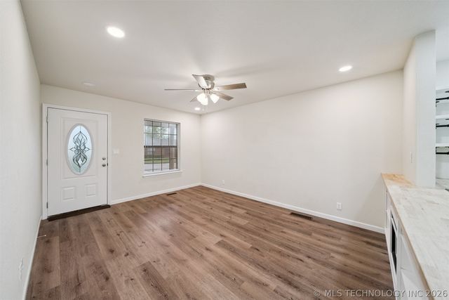 120 W 9th Street S, Claremore, OK 74017