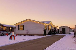 29224 Hidden River, Gibraltar, MI 48173