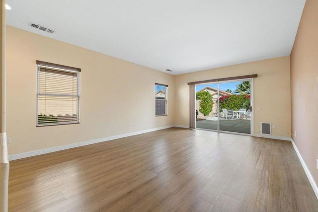 78698 Rockwell Circle, Palm Desert, CA 92211