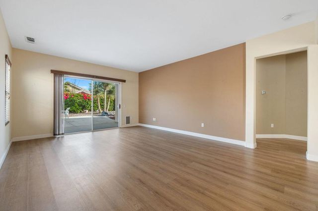 78698 Rockwell Circle, Palm Desert, CA 92211