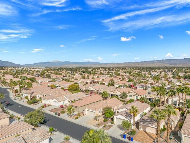 78698 Rockwell Circle, Palm Desert, CA 92211
