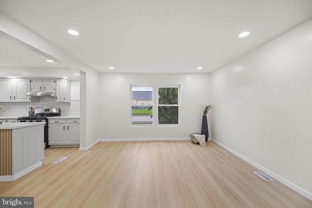 196 TANSBORO RD, Berlin, NJ 08009