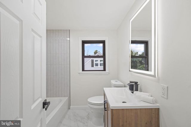 196 TANSBORO RD, Berlin, NJ 08009