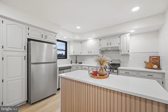 196 TANSBORO RD, Berlin, NJ 08009