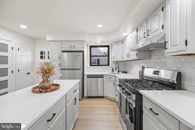 196 TANSBORO RD, Berlin, NJ 08009
