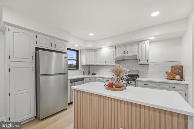 196 TANSBORO RD, Berlin, NJ 08009