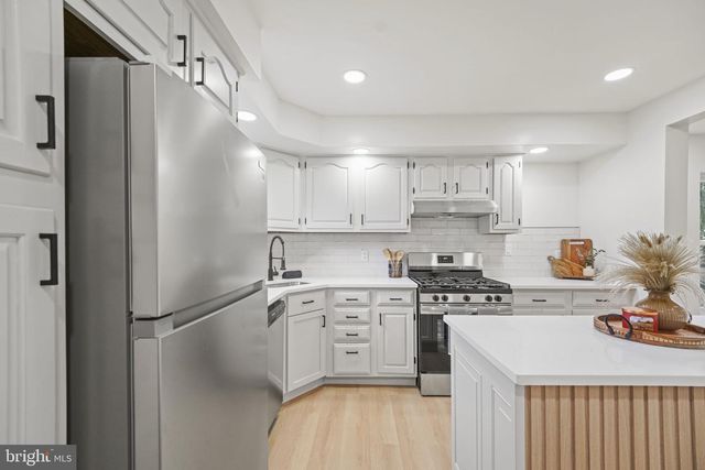 196 TANSBORO RD, Berlin, NJ 08009