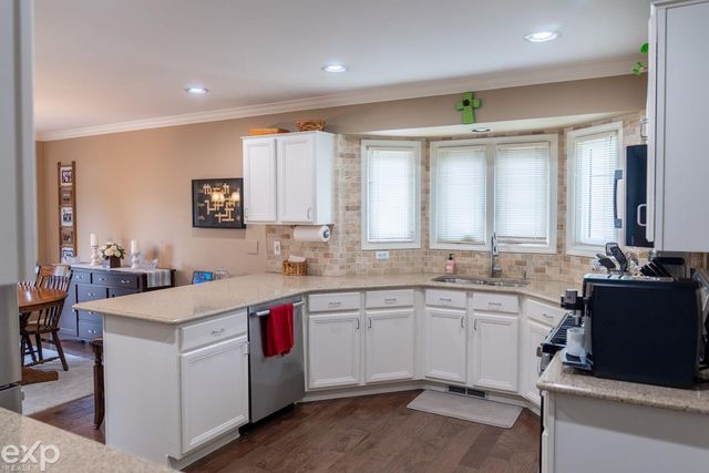57450 Ruby Lane, Washington Twp, MI 48094