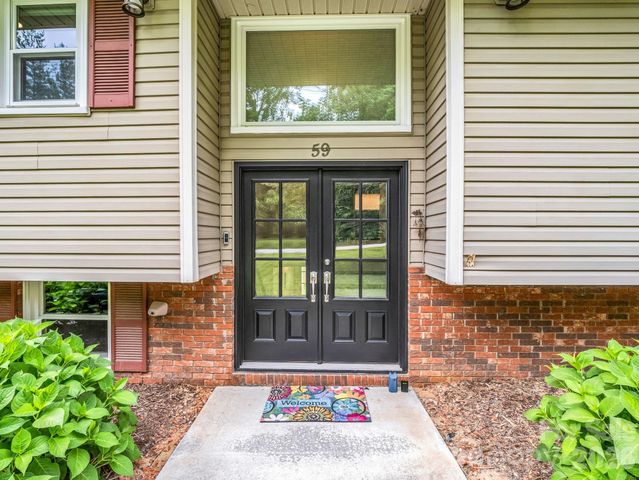 59 Underhill Road, Hendersonville, NC 28792