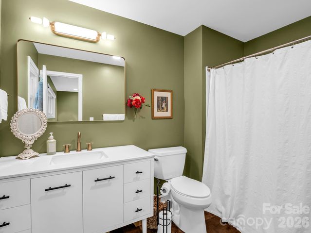 59 Underhill Road, Hendersonville, NC 28792