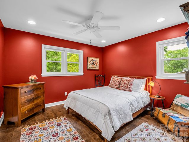 59 Underhill Road, Hendersonville, NC 28792
