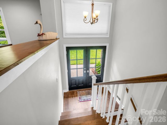 59 Underhill Road, Hendersonville, NC 28792