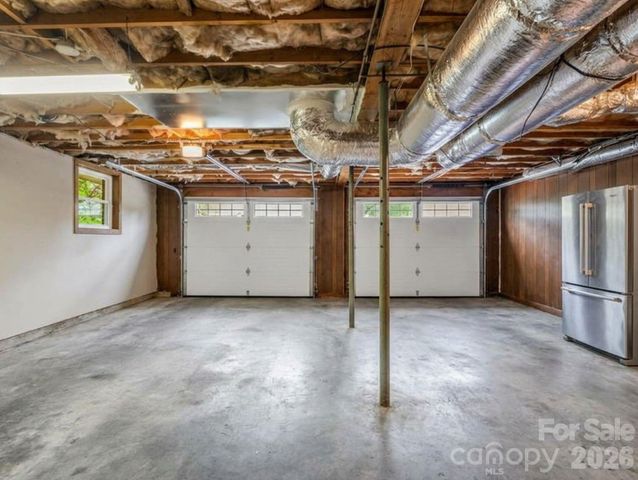 59 Underhill Road, Hendersonville, NC 28792