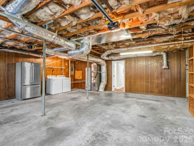 59 Underhill Road, Hendersonville, NC 28792