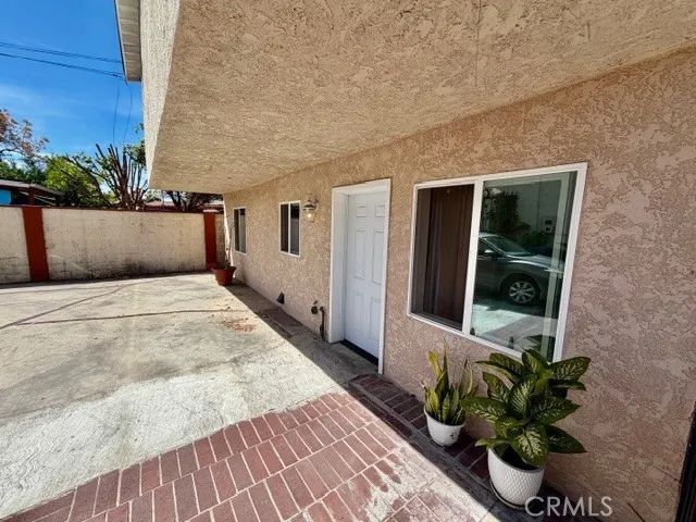 6121 Orchard Avenue, Huntington Park, CA 90255