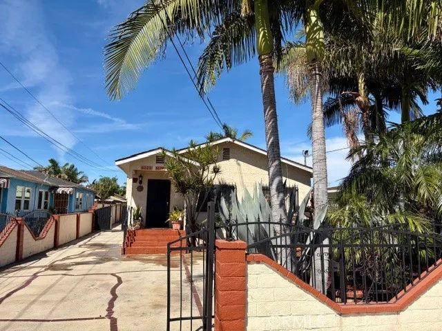 6121 Orchard Avenue, Huntington Park, CA 90255