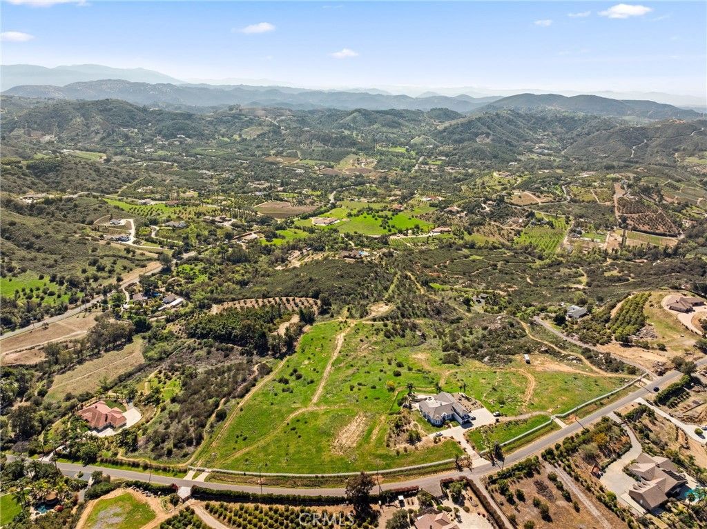 Image 14 of property listing at 2 Las Palmeras, Temecula, CA 92590