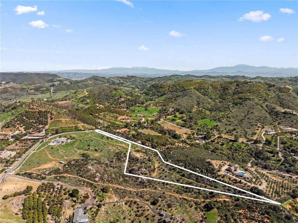 Image 25 of property listing at 2 Las Palmeras, Temecula, CA 92590