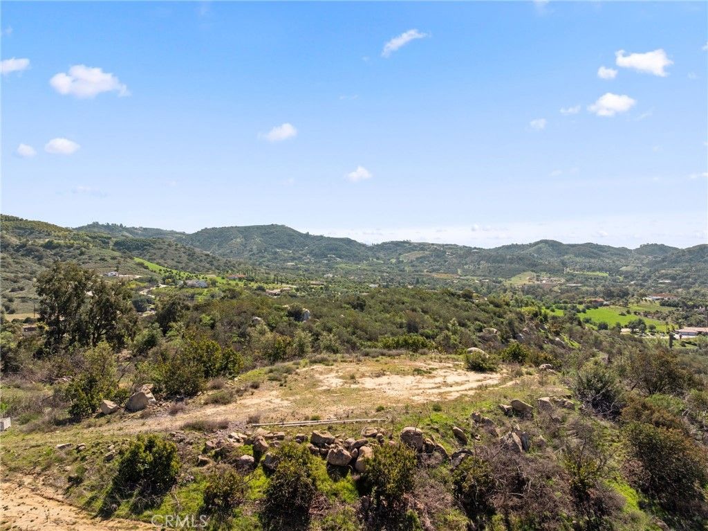 Image 4 of property listing at 2 Las Palmeras, Temecula, CA 92590