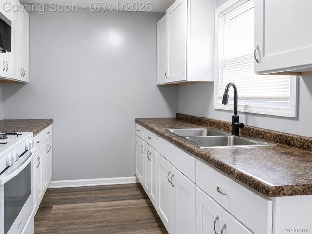 3120 La Salle Drive, Ann Arbor, MI 48108