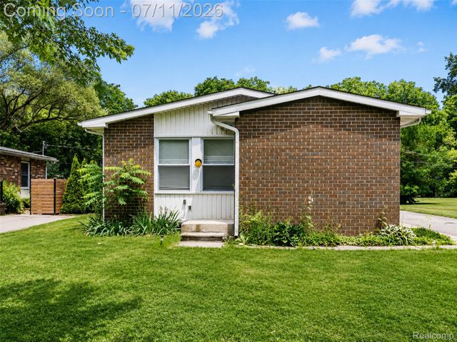 3120 La Salle Drive, Ann Arbor, MI 48108