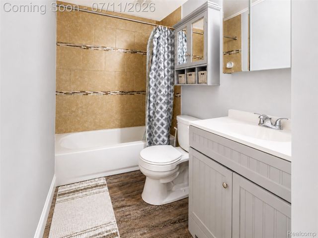 3120 La Salle Drive, Ann Arbor, MI 48108
