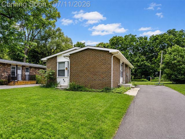 3120 La Salle Drive, Ann Arbor, MI 48108