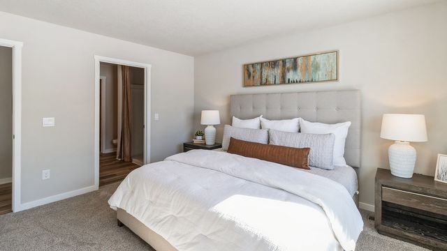 3005 Sweetwater Drive, Des Moines, IA 50320