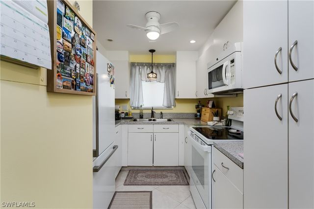 1010 Manatee RD B304, Naples, FL 34114