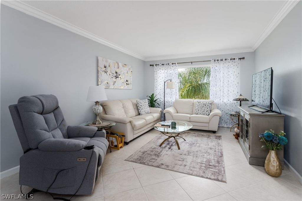 1010 Manatee RD B304, Naples, FL 34114