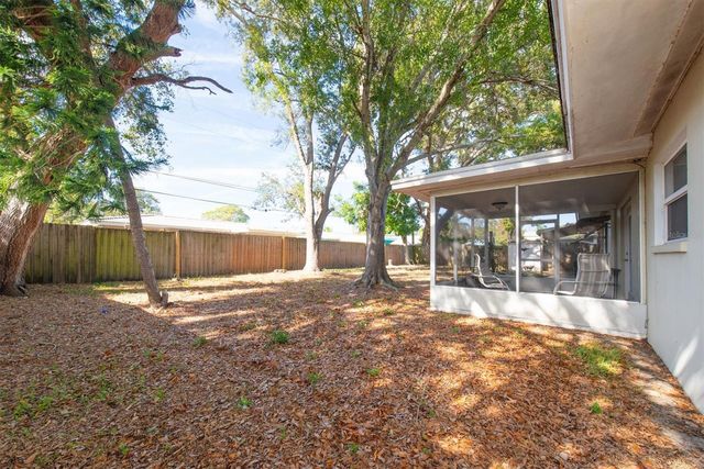 1824 CHATEAU DRIVE W, Clearwater, FL 33756