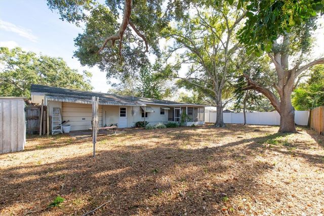 1824 CHATEAU DRIVE W, Clearwater, FL 33756