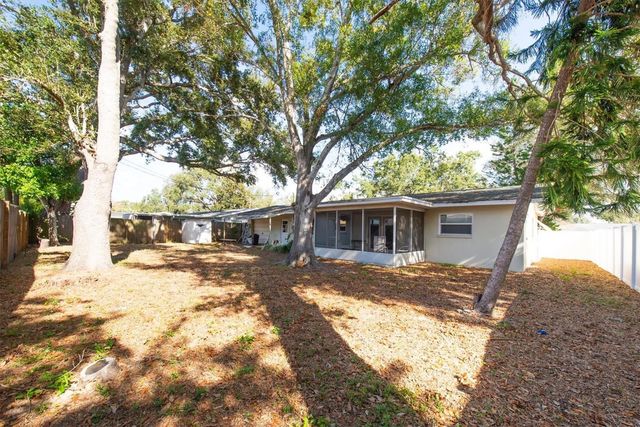 1824 CHATEAU DRIVE W, Clearwater, FL 33756