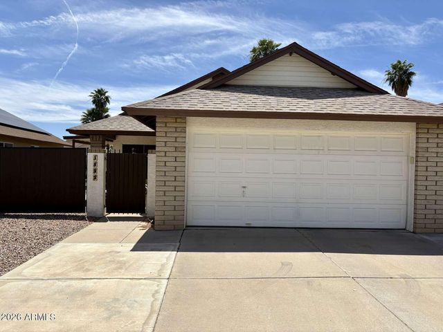 1833 E BLUEFIELD Avenue, Phoenix, AZ 85022