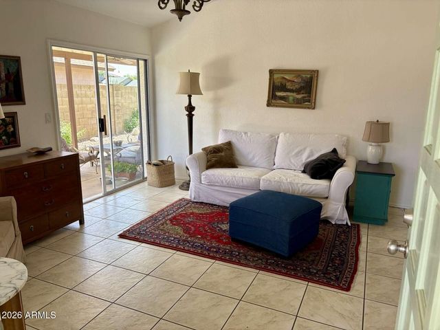 1833 E BLUEFIELD Avenue, Phoenix, AZ 85022