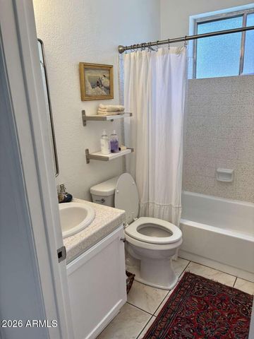 1833 E BLUEFIELD Avenue, Phoenix, AZ 85022