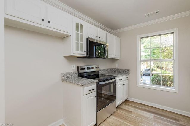 2663 Cottage Place, Greensboro, NC 27455