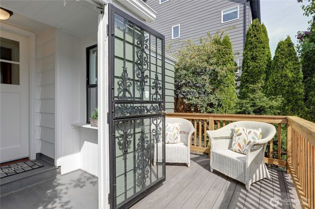 7504 27th Avenue NW, Seattle, WA 98117