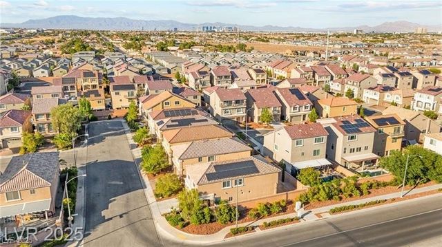 9696 Grayson Hills Street, Las Vegas, NV 89139