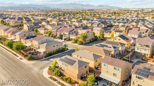 9696 Grayson Hills Street, Las Vegas, NV 89139