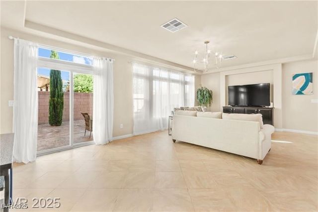 9696 Grayson Hills Street, Las Vegas, NV 89139