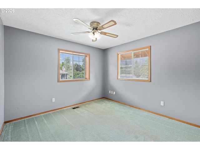 1722 Sw HARTLEY Ave, Gresham, OR 97080