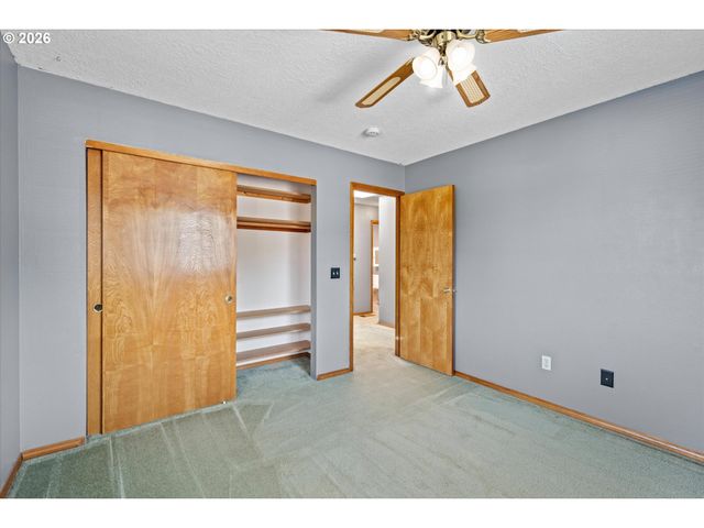 1722 Sw HARTLEY Ave, Gresham, OR 97080