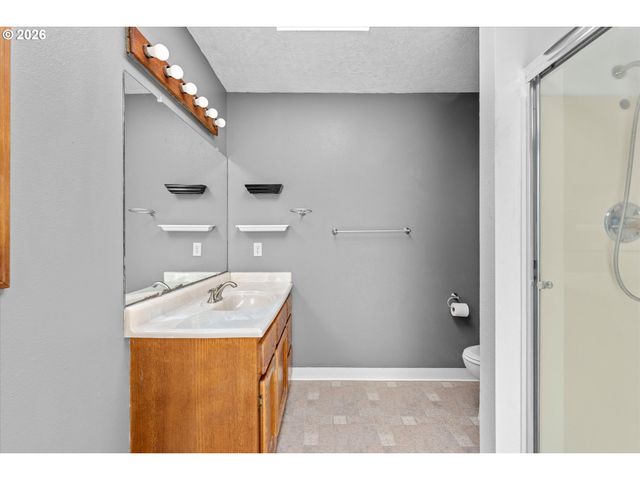 1722 Sw HARTLEY Ave, Gresham, OR 97080