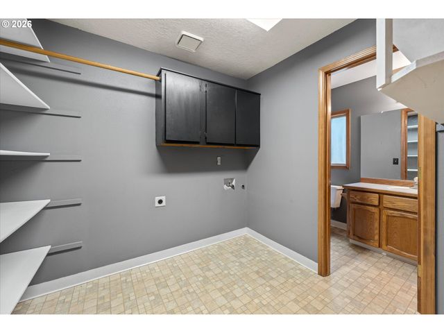 1722 Sw HARTLEY Ave, Gresham, OR 97080