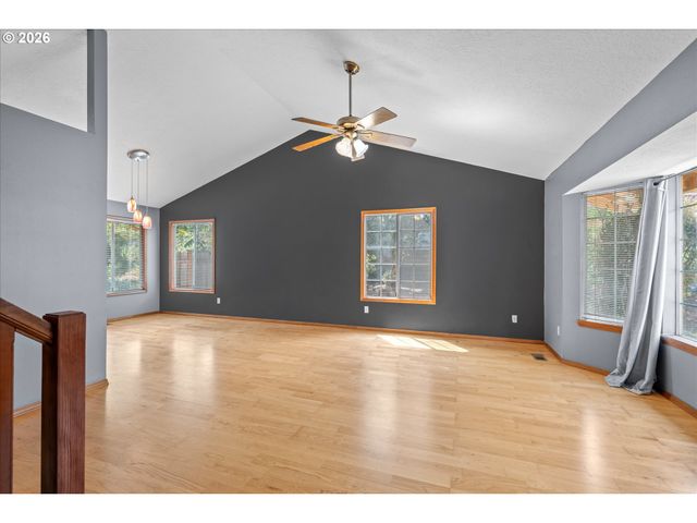 1722 Sw HARTLEY Ave, Gresham, OR 97080