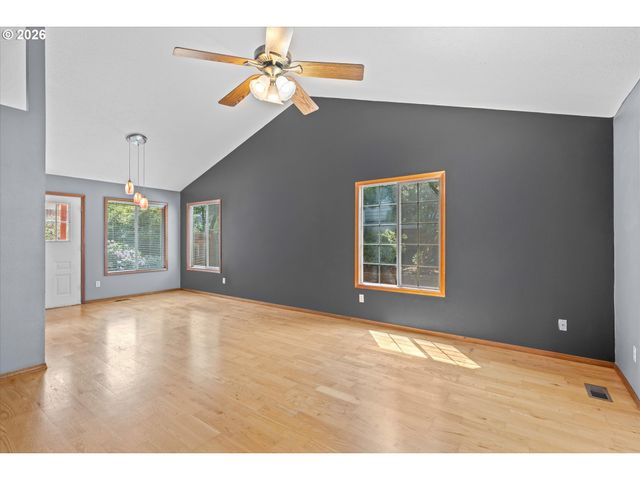 1722 Sw HARTLEY Ave, Gresham, OR 97080