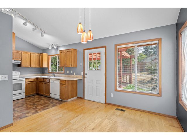 1722 Sw HARTLEY Ave, Gresham, OR 97080